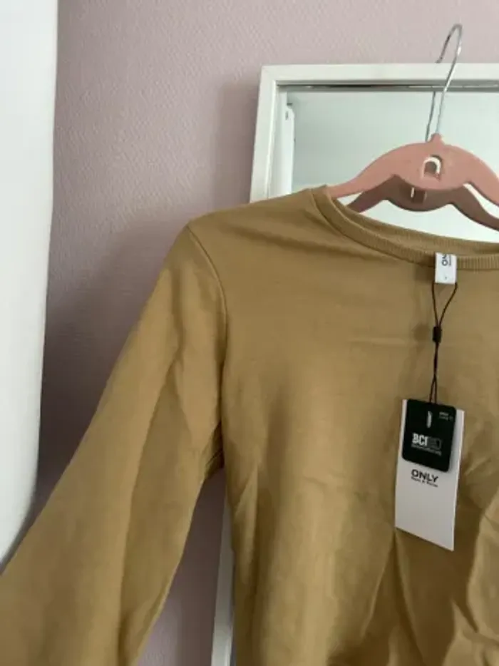 Top camel dos, nu ONLY - photo numéro 2