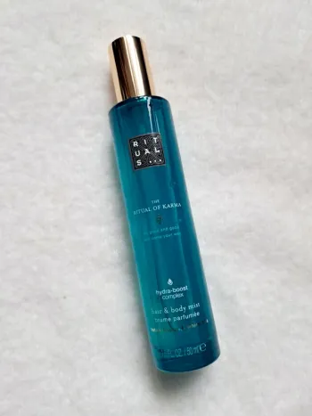 Rituals 💮 
The Ritual of Karma brume parfumée corps et cheveux neuve.