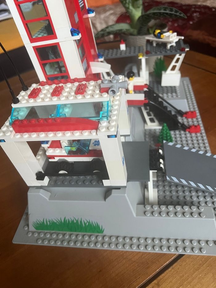 Lego hôpital city 7892 - photo numéro 7