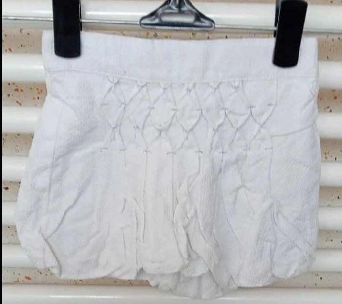 Jupe blanche liseré argenté brillant Obaïbi Taille 6 mois - photo numéro 2