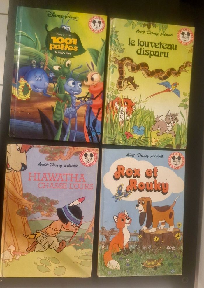 Lot de 4 livres Disney