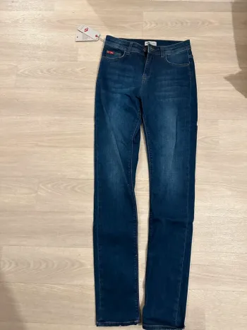 Jean slim lee cooper