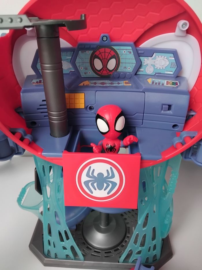 SPIDEY Voiture et Quartier Général Sonore 🕸 - photo numéro 2