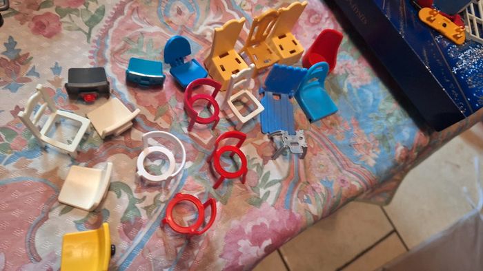 Morceaux chaise diverses playmobil