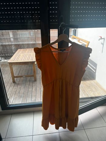 Robe manches volantées