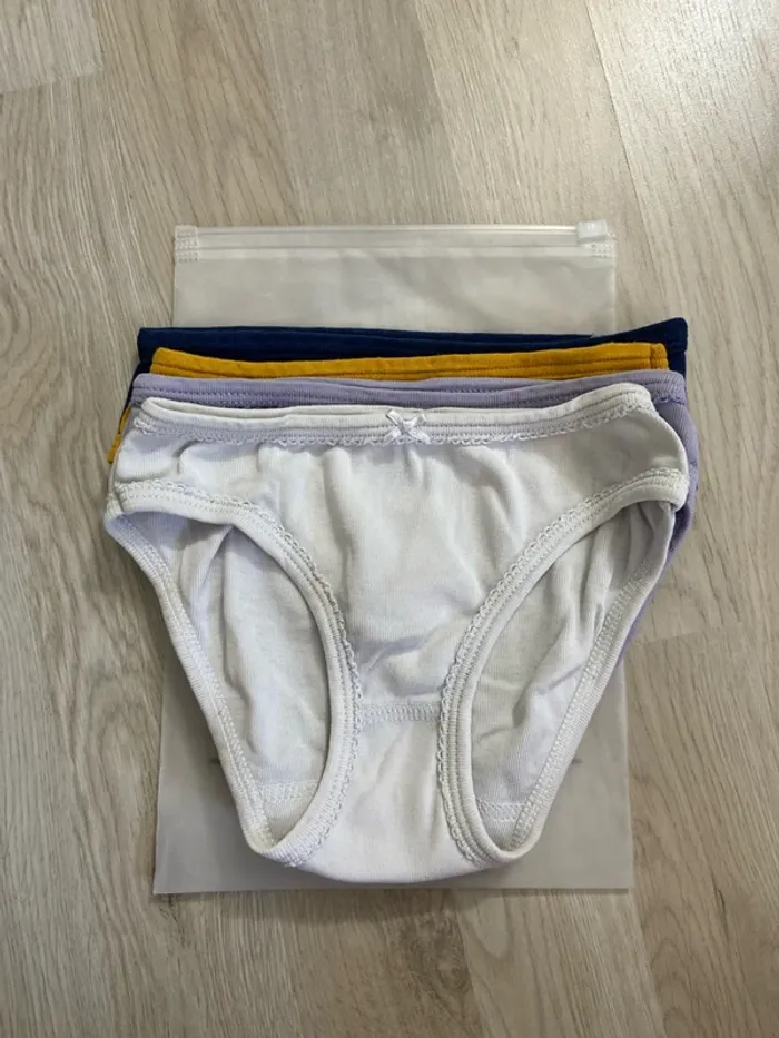 Lot de 4 culottes Petit Bateau taille 5 ans - photo numéro 6