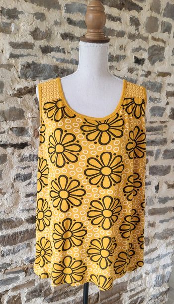 Débardeur jaune moutarde à grosses fleurs Made in Italy Taille 44