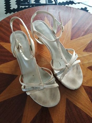 Sandales à talons taille 40