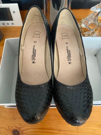 Escarpins talons carrés noirs P38