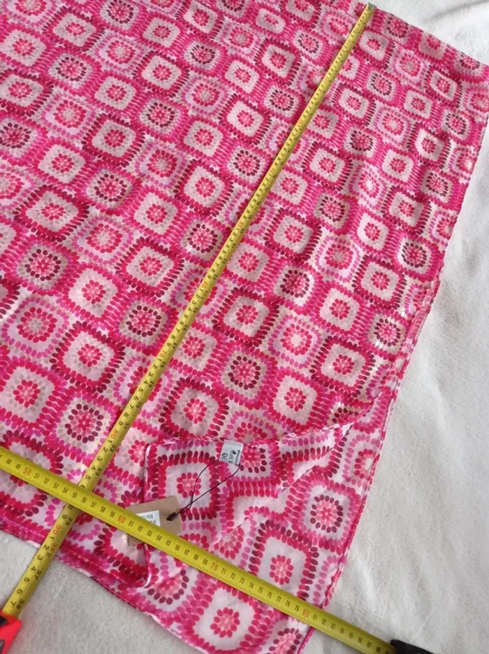 Paréo/ Foulard imprimé tons rose - photo numéro 6