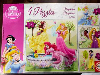 4 puzzles Disney princesses