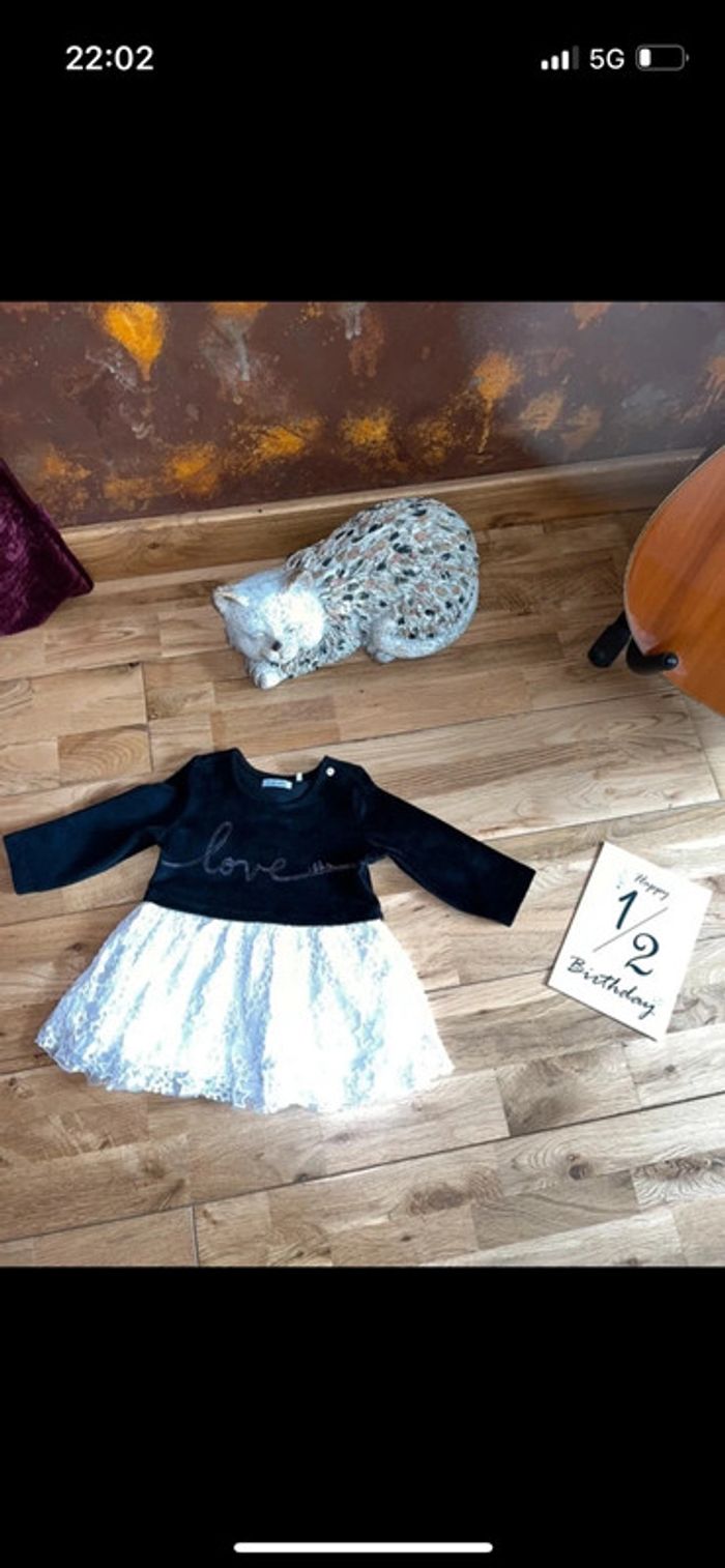 Jolie robe fêtes en velours noir jupe blanche étoiles ikks 6mois/67cm