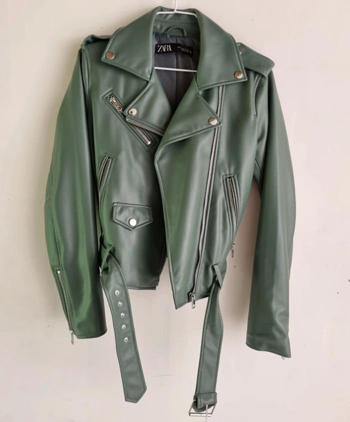 Perfecto motard en similicuir vert T.S Zara - photo numéro 3