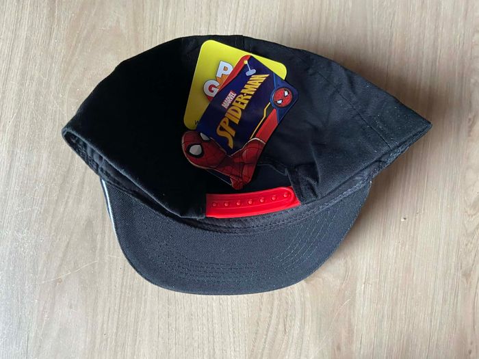 Casquette Spiderman taille unique noir et rouge
Neuf avec étiquette - photo numéro 3