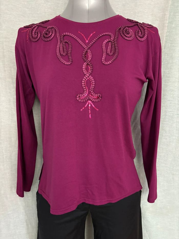 Beau t-shirt vintage manches longues broderie et sequins M/38
