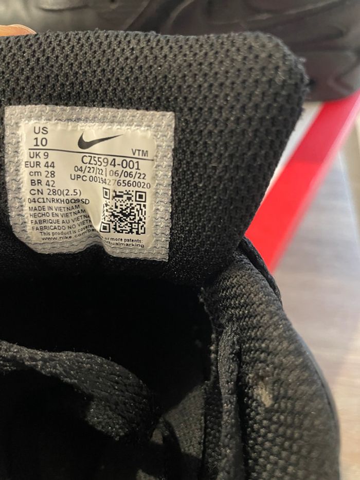 Nike Air Max - Taille 10 US (44 EU) - Noir - Très bon état - photo numéro 3
