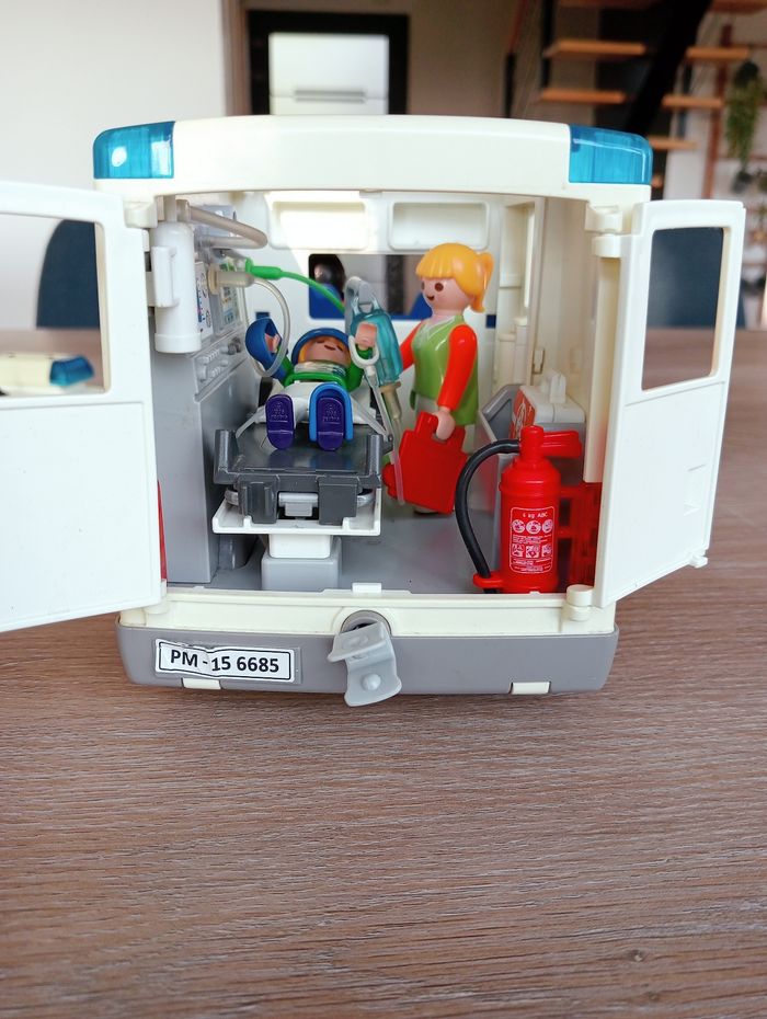 Playmobil 6685 Ambulance - photo numéro 5
