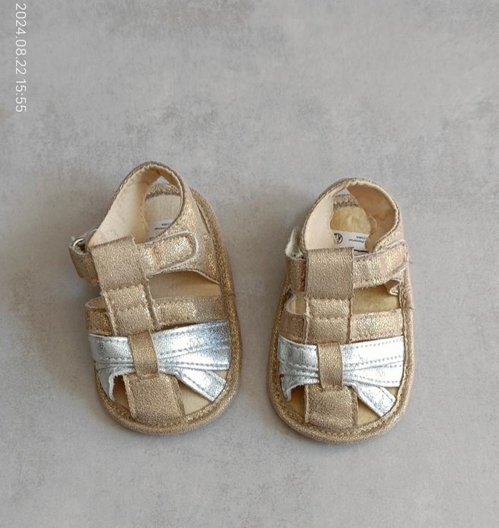 Chaussures ouvertes pour fille