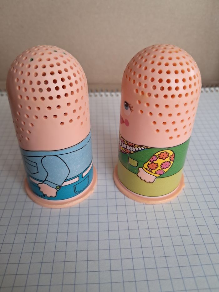 Fauteuil coiffure et 2 personnages - photo numéro 5