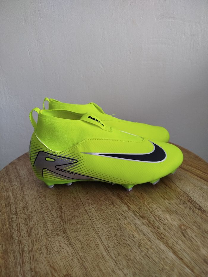 Crampons Nike T 38,5 - photo numéro 6