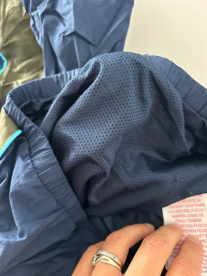 Veste Nike taille 8/10 ans - photo numéro 4