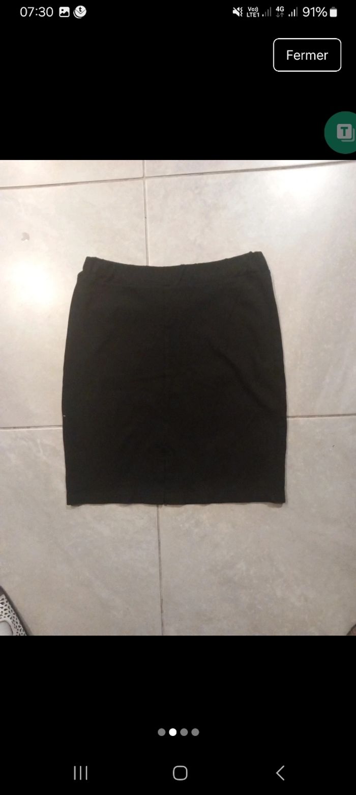 Jupe courte - photo numéro 2