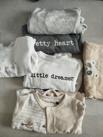 Pyjamas  1 mois