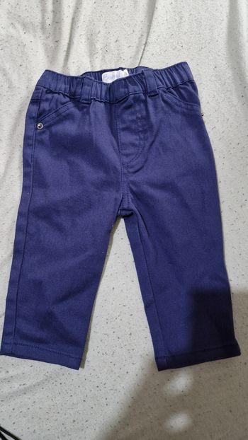 Petit pantalon taille 6 mois