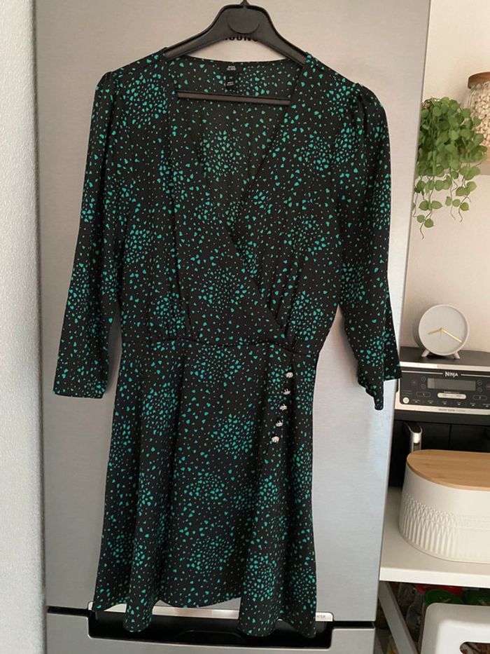 Robe satinée noir vert River Island 10 - photo numéro 2