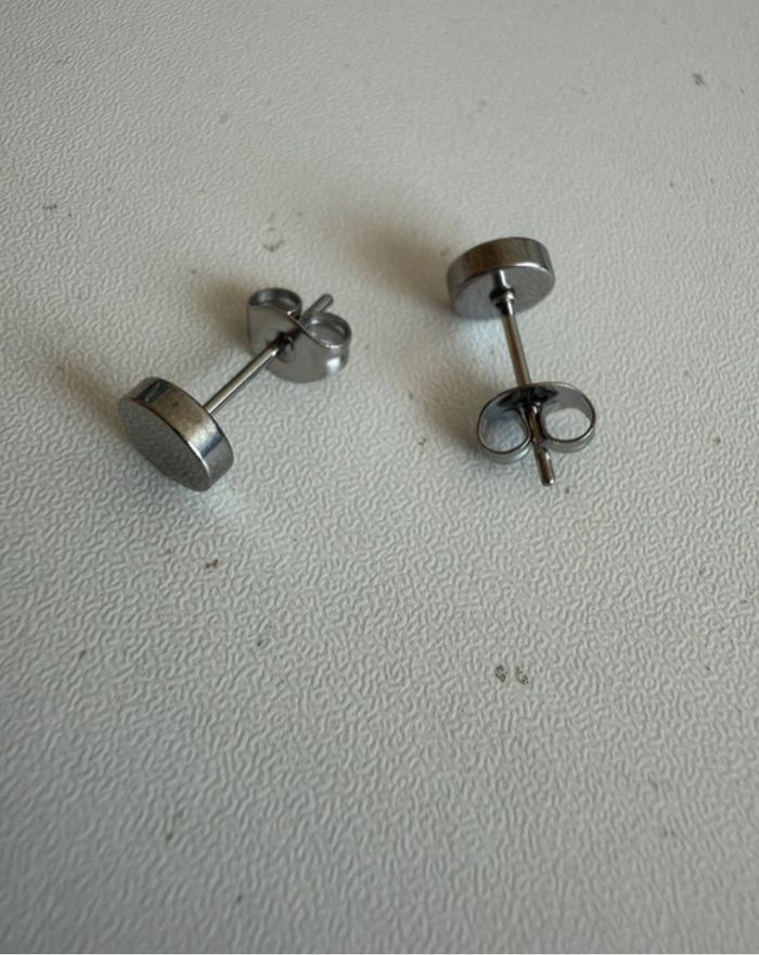 Boucles d’oreilles homme acier inoxydable argent argenté ronde simple - photo numéro 3