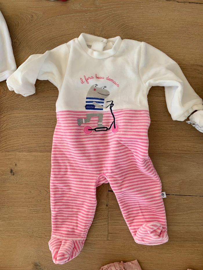 Lot de vetements bb 1 mois a 3 ans fille - photo numéro 7