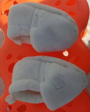Chaussons blancs naissance