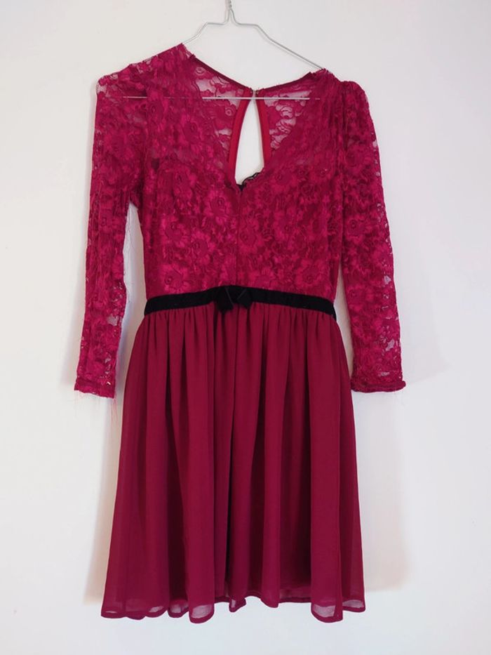 Très jolie robe bordeaux effet dentelle taille 36/38 - dressing trié par tailles
