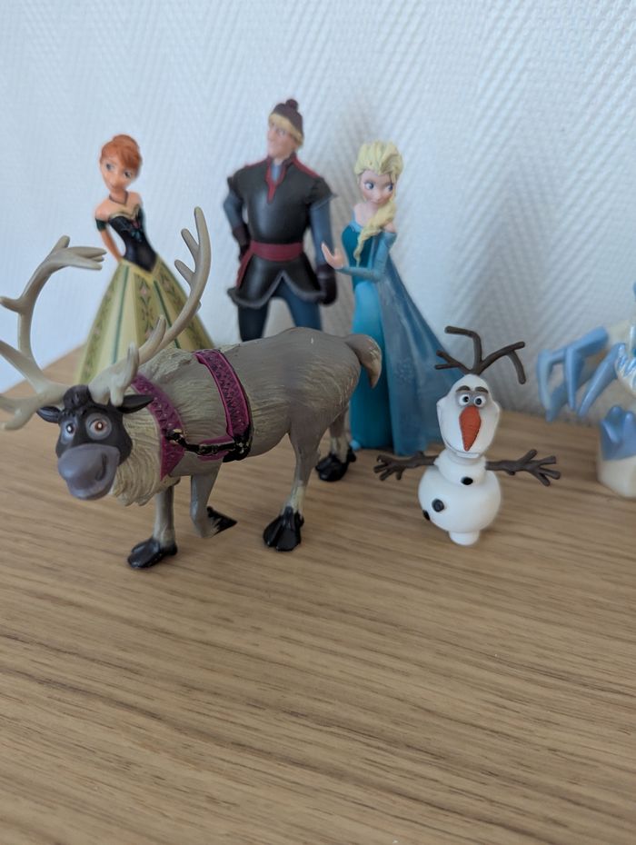 Lot de figurines Disney la reine des neiges Elsa, Anna, Kristof, Sven, Olaf et Marshmallow - photo numéro 2