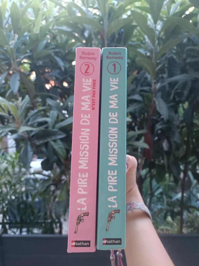 Lot de 2 livres La pire mission de ma vie de Robin Benway. - photo numéro 3