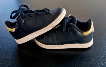 Stan smith noir