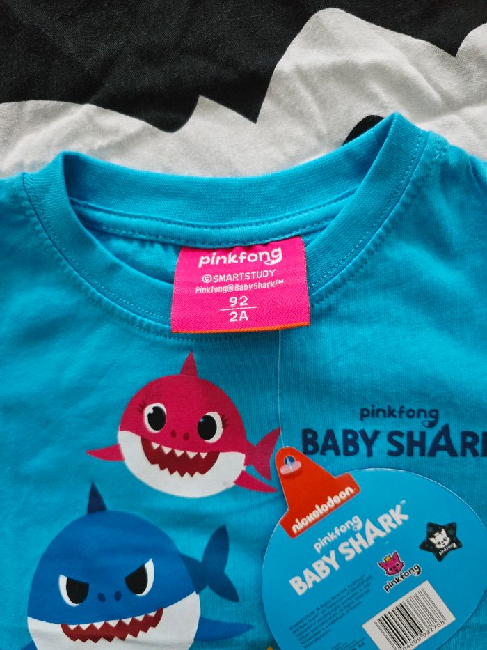 T-shirt baby shark 2ans - photo numéro 2