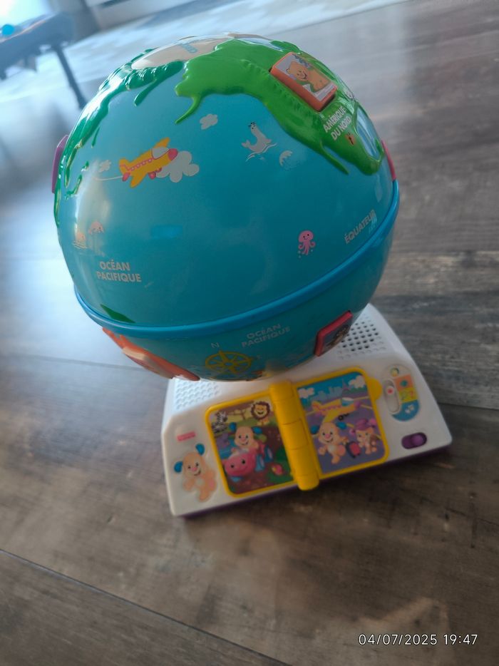 Globe terrestre de puppy