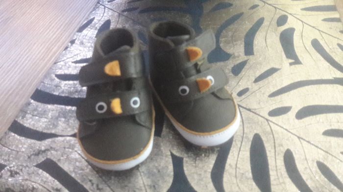 Chaussur garçon taille 0-1 mois