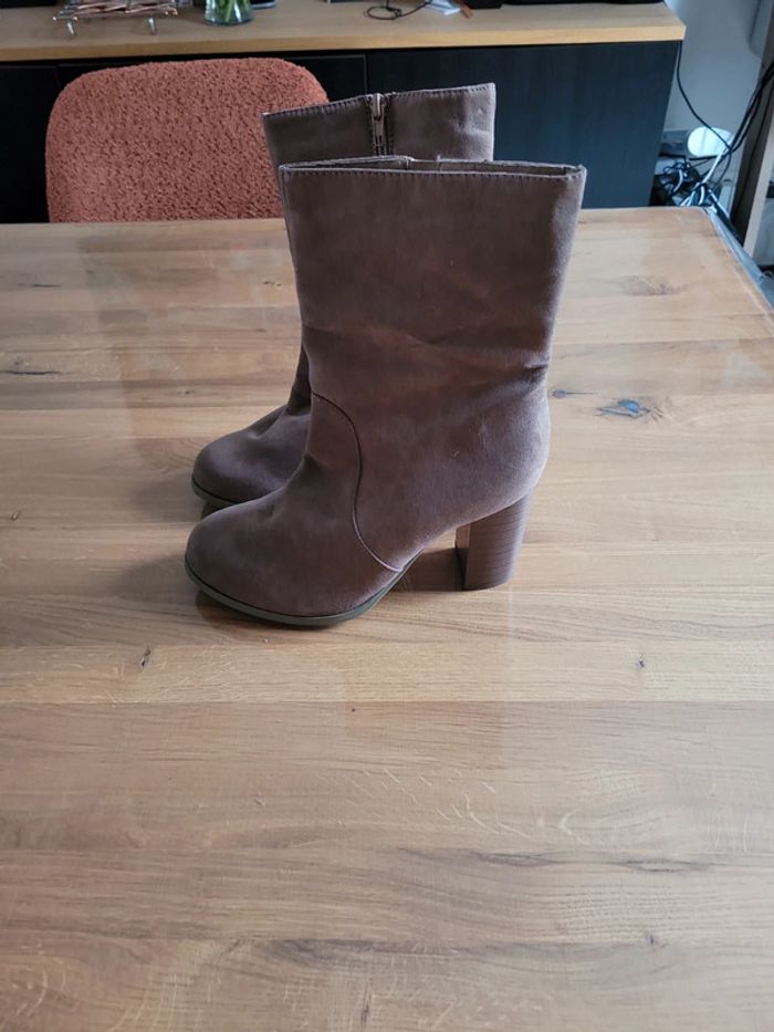 Bottes mi hautes à talons pointure 38 Women Only - photo numéro 2