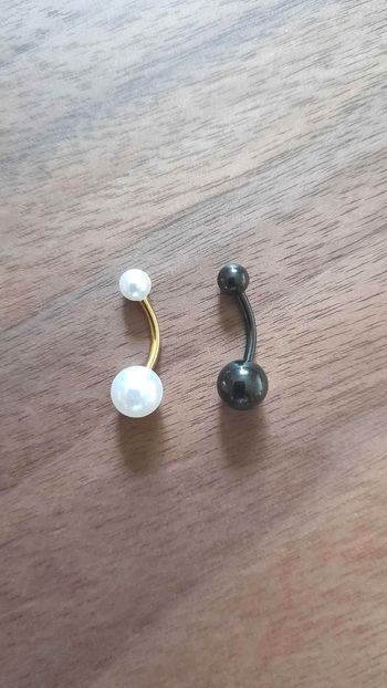 2 Piercings nombril – doré perle & noir zircon – neufs