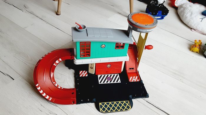 Jeu jouet enfant Sam le pompier plate-forme 2 étages caserne de pompiers - photo numéro 6