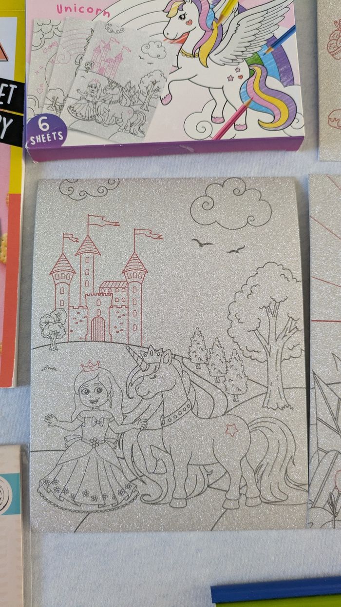 4 dessins glitter licorne - photo numéro 5