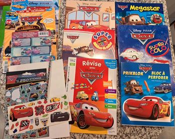 Cars : Coloriages & Stickers