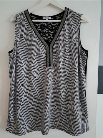 Débardeur dentelle taille 46/48