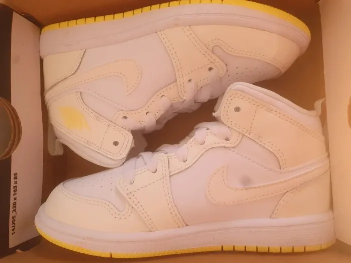 Nike Jordan 1 Mid (29.5) - photo numéro 9