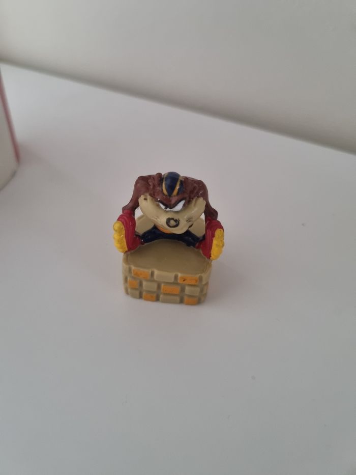 Figurine taz