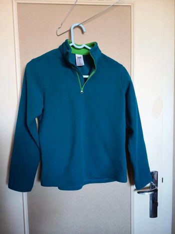 Sweat polaire léger enfant. Marque decathlon. Quechua.