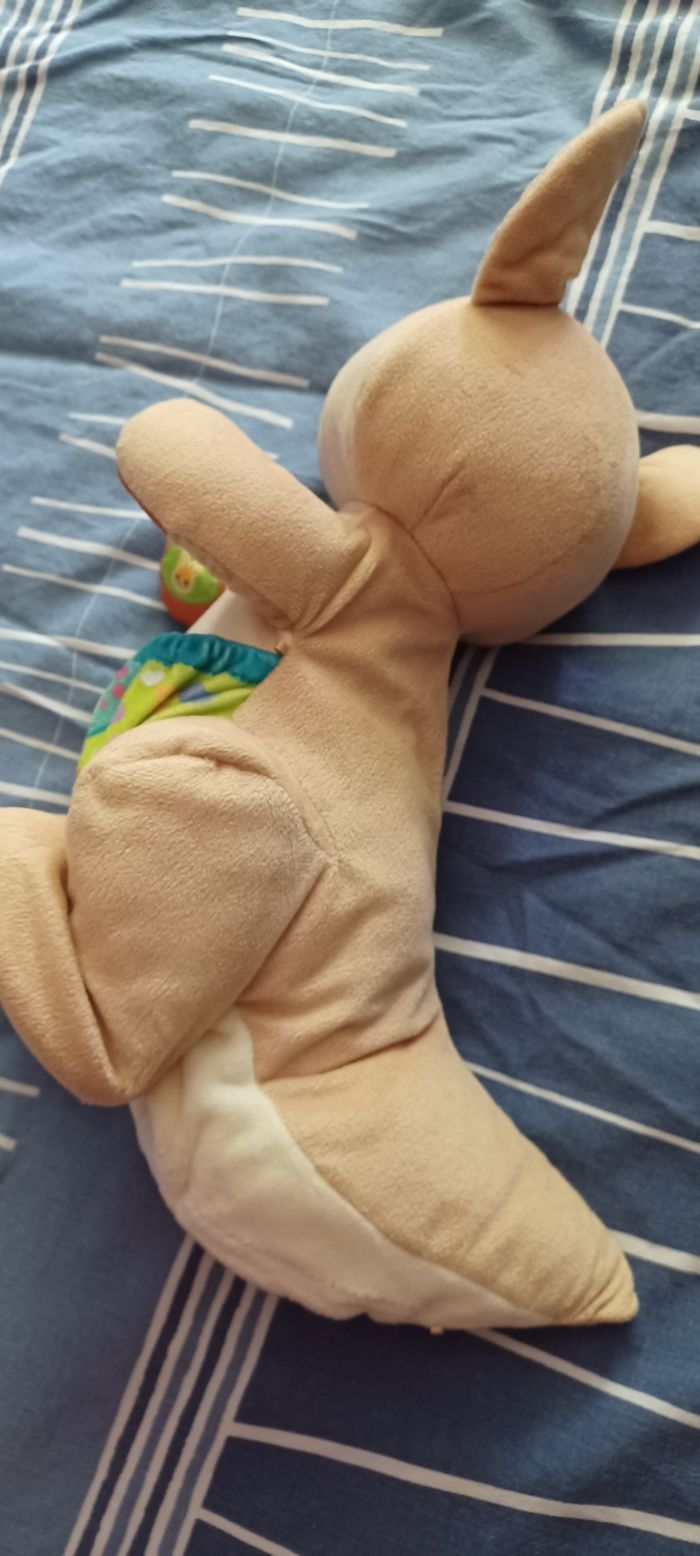 Peluche kangourou qui saute lisez bien l'annonce surtout - photo numéro 3