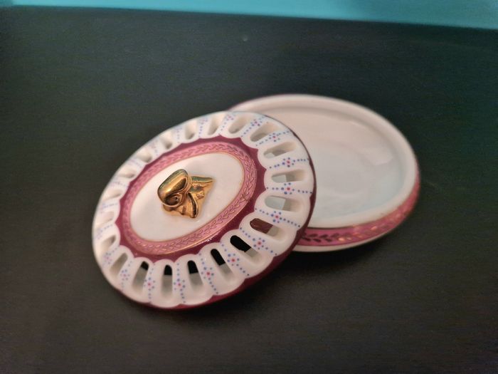 Boîte en porcelaine - photo numéro 4